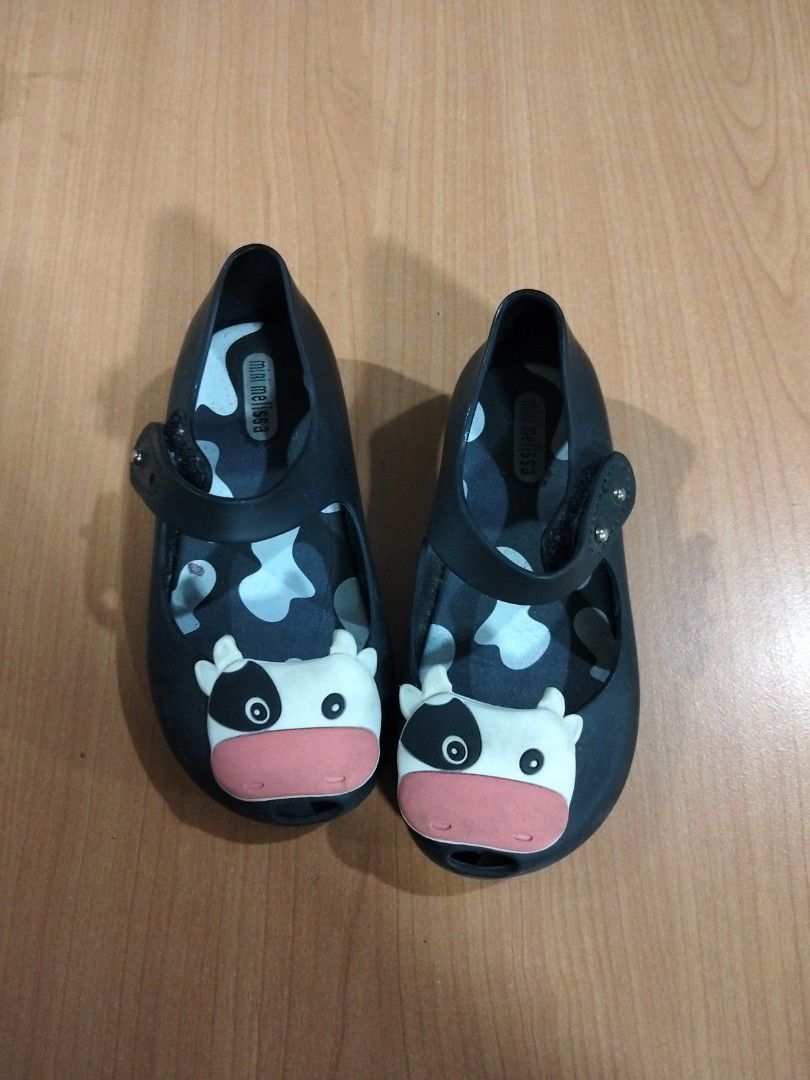 Mini Melissa (Category: Babies & Kids Fashion) located in El Salvador. Submitted by francheskaukayukay (Listing ID 1468720920, Image 1). Description: .