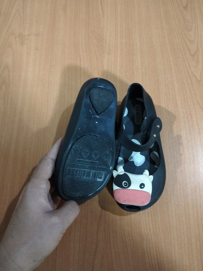 Mini Melissa (Category: Babies & Kids Fashion) located in El Salvador. Submitted by francheskaukayukay (Listing ID 1468720920, Image 3). Description: .