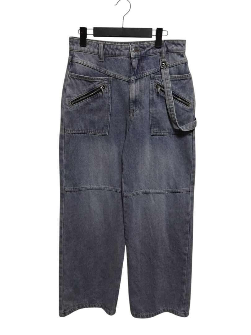 Minicream Korea Blue Denim Carpenter Pants (Category: Jeans) located in Pasig City. Submitted by hustlexcurate (Listing ID 1468771520, Image 1). Description: Minicream Korea Blue Denim Carpenter Pants Size S Dimensions; Waist: 30 inches Lenght: 42 inches Leg Opening: 11 inches.