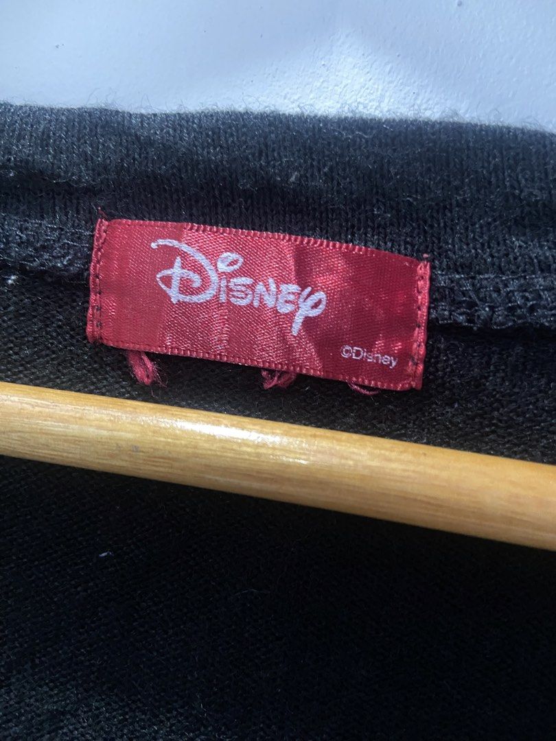 Minnie Mouse Cardigan (Category: Coats, Jackets and Outerwear) located in Tukuran. Submitted by retrothrifter88 (Listing ID 1468734348, Image 2). Description: 17x27.