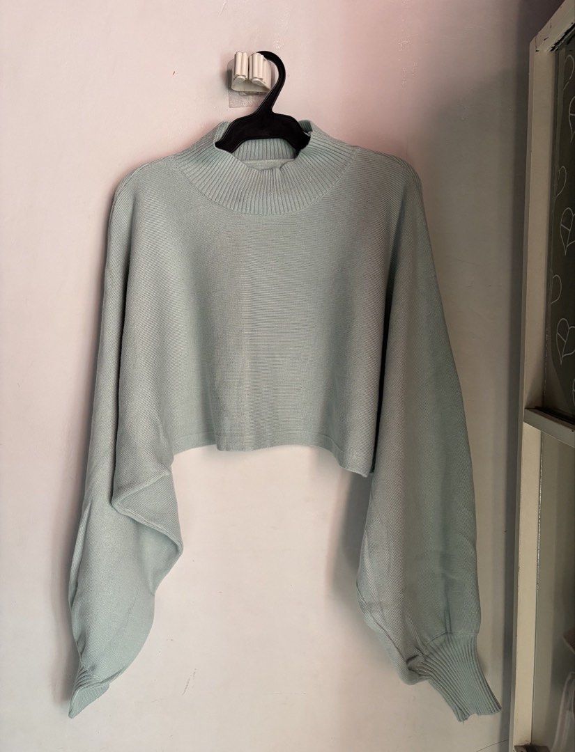 Mint Green Mock Neck Crop Sweater (Category: Longsleeves) located in General Trias. Submitted by r_bimil (Listing ID 1468723675, Image 1). Description: Mint Green Mock Neck Crop Sweater for sale!.