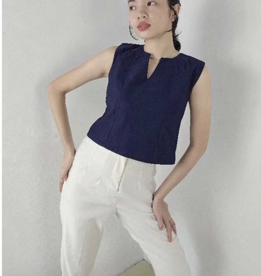 Missy M V Neck Top (Category: Sleeveless) located in Pasig City. Submitted by luxurypreloved12 (Listing ID 1468735280, Image 2). Description: NEVER used V neck top No LP or lowballers Lbc / lalamove from pasig.