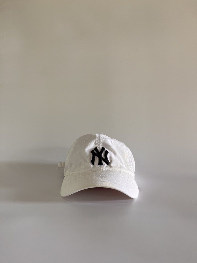 MLB Baseball Cap (Category: Caps & Hats) located in Malaybalay. Submitted by haulsome (Listing ID 1468848880, Image 2). Description: MLB Baseball Cap -No flaws/Like new -Features an embroidered NY up front -Adult size, adjustable strap 350php, +sf.