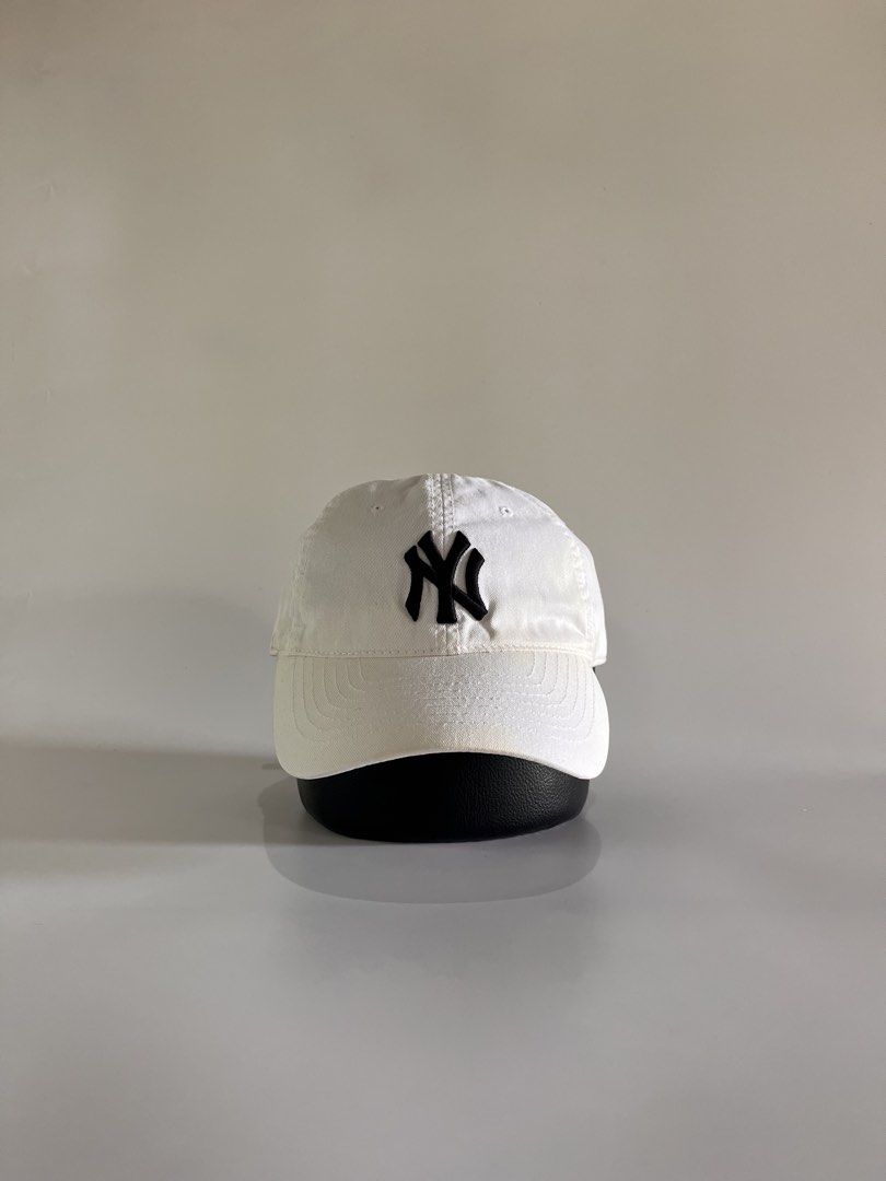 MLB Baseball Cap (Category: Caps & Hats) located in Malaybalay. Submitted by haulsome (Listing ID 1468848880, Image 1). Description: MLB Baseball Cap -No flaws/Like new -Features an embroidered NY up front -Adult size, adjustable strap 350php, +sf.