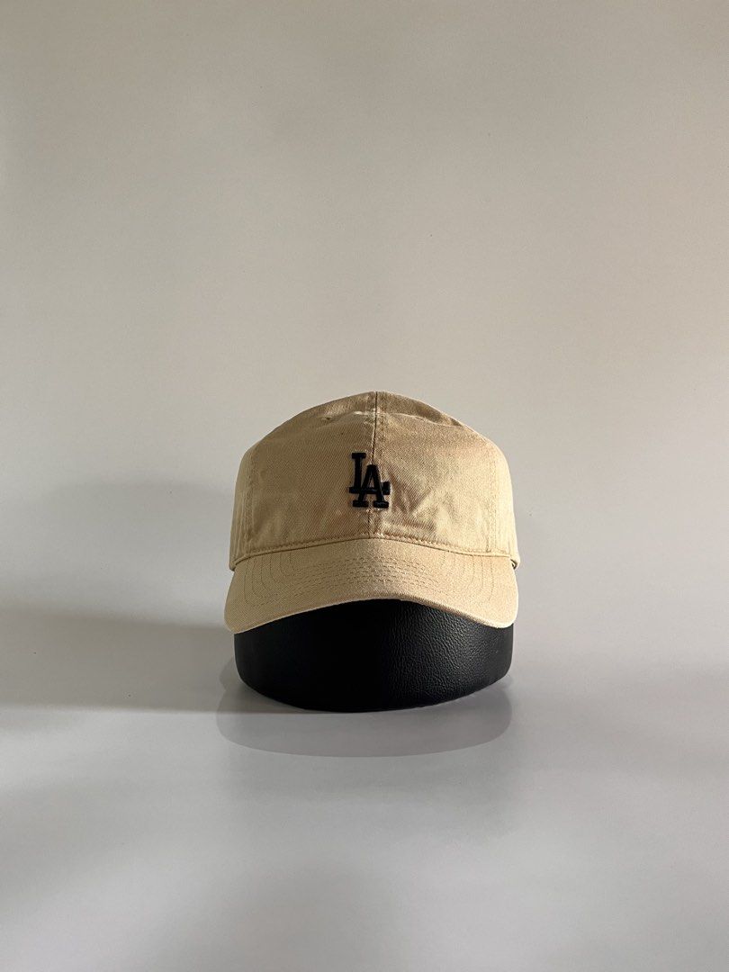 MLB Dadhat (Category: Caps & Hats) located in Malaybalay. Submitted by haulsome (Listing ID 1468849690, Image 1). Description: MLB Dadhat -In good condition -Features a beautiful embroidered LA logo up front -Has a repaired hole beside the top button -Adult size, adjustable strap 300php, +sf.