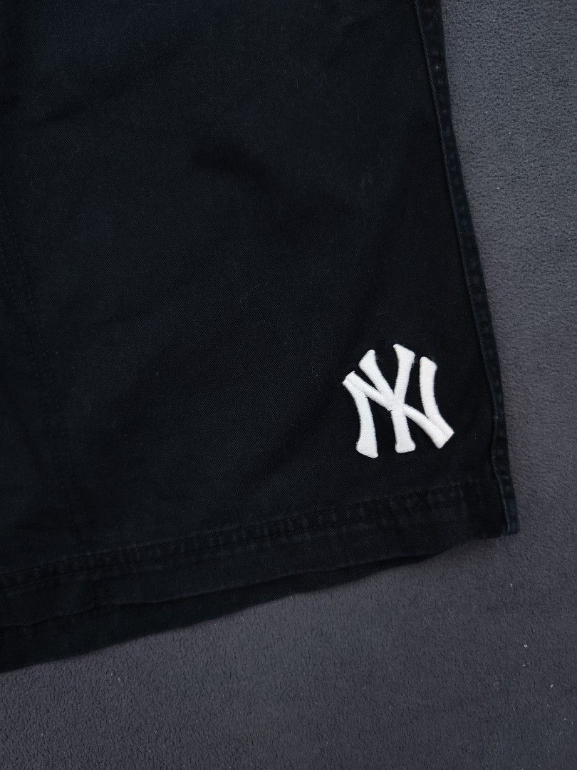 MLB NY Shorts (Category: Shorts) located in Bulacan. Submitted by emilj23 (Listing ID 1468724487, Image 2). Description: MLB NY Shorts Size XL on tag L 18.5 W 32-36 Leg Hole 12 Condition 9/10 Color rate 9/10 No Issue.