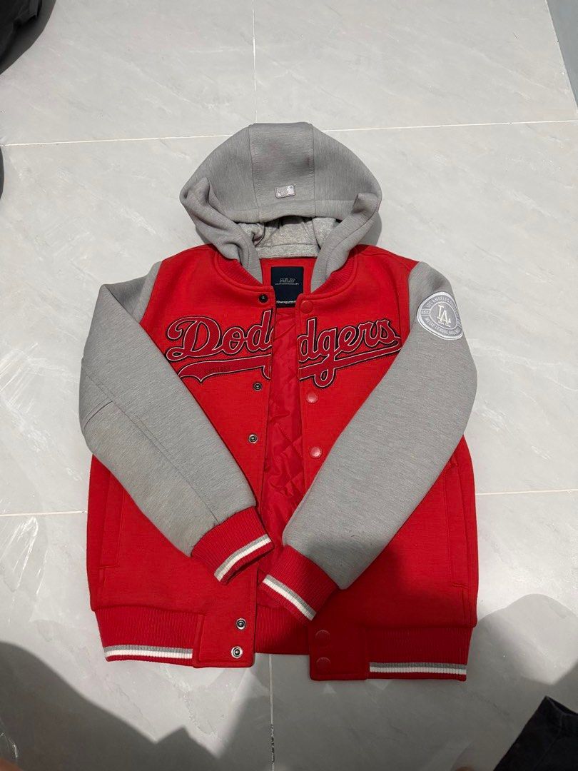 MLB Vintage Dodgers Jacket (Category: Coats, Jackets and Outerwear) located in Mandaluyong City. Submitted by declutteringggg101 (Listing ID 1468922350, Image 1). Description: .