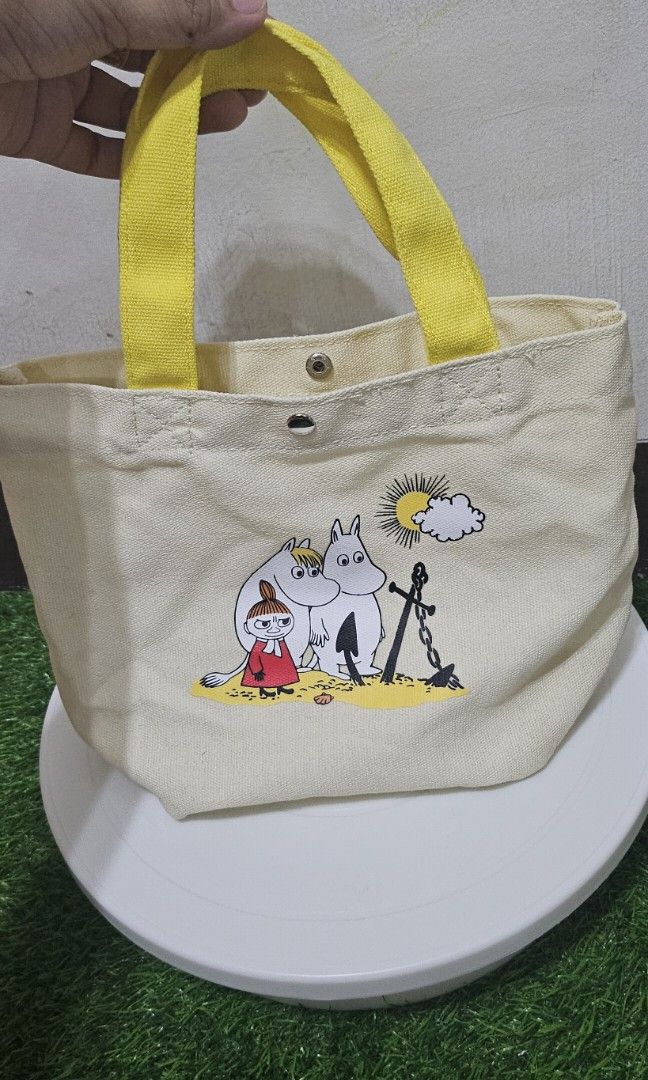Moomin mini handbag (Category: Purses & Pouches) located in Umingan. Submitted by liezelsona48963 (Listing ID 1468851824, Image 2). Description: Moomin mini hand bag 10x7 inches mop gcash.