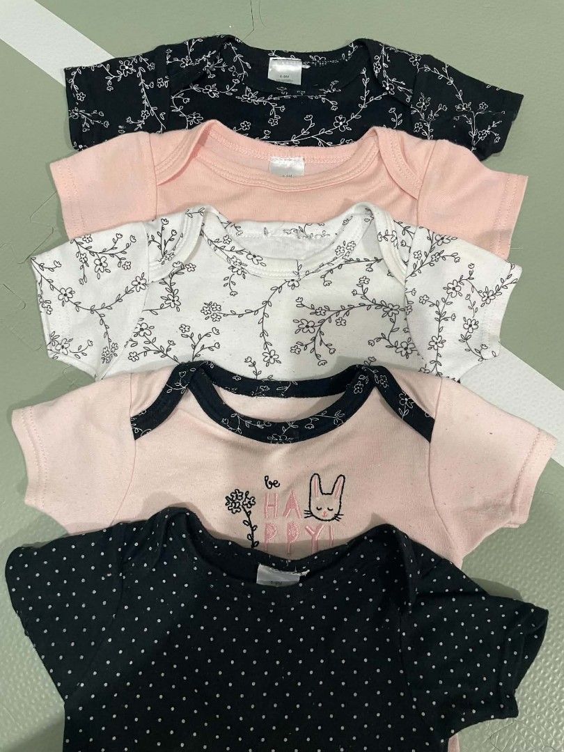 Mother's Choice Onesie Set 6-9m (Category: Babies & Kids Fashion) located in Davao. Submitted by jajai_7 (Listing ID 1468832593, Image 1). Description: .