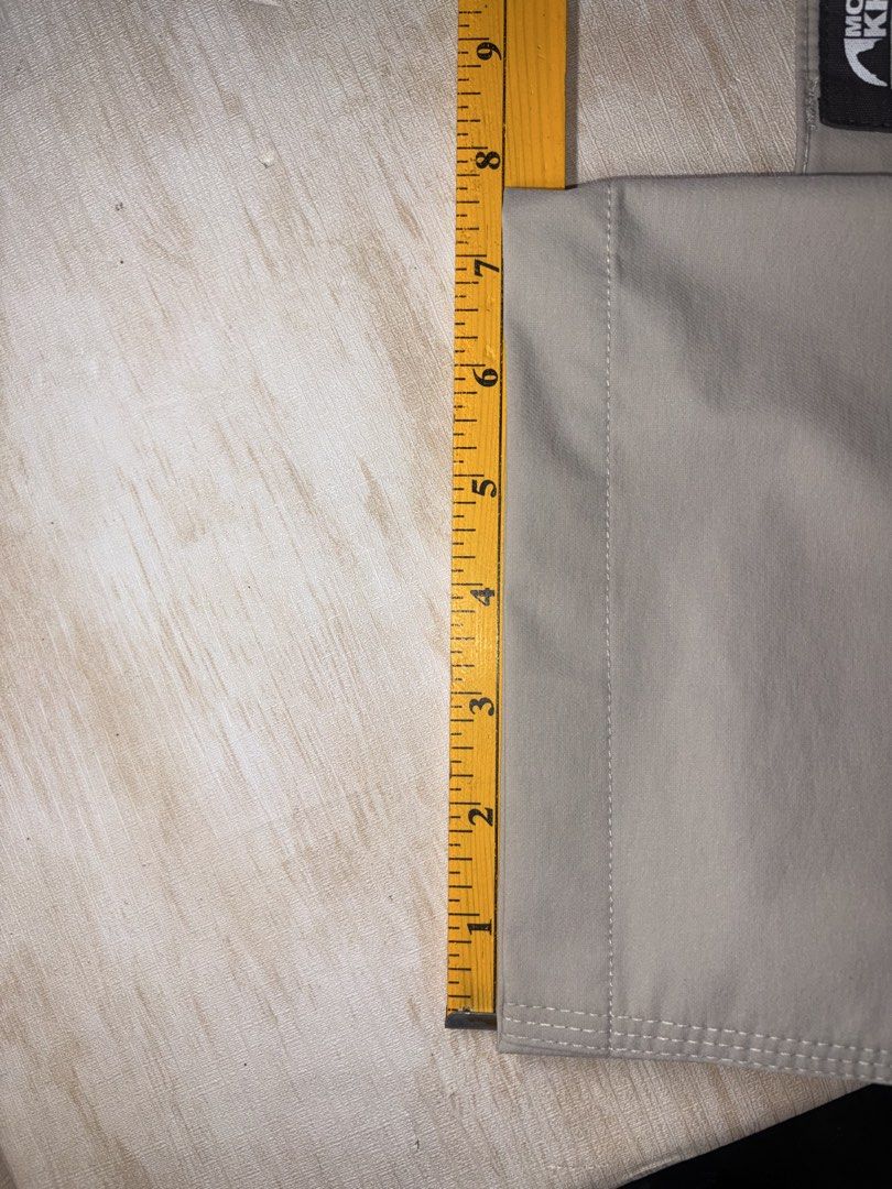MOUNTAIN KHAKIS PANTS (Category: Trousers) located in Cabuyao City. Submitted by pormanation-thrift-store (Listing ID 1468893910, Image 3). Description: MOUNTAIN KHAKIS PANTS Condition: LIKE NEW Color rate: 10/10 (PWEDE SA MASELAN) Size: 34 Dimes: 34-36”W x42.5”L Issue: NONE✅ Price: 1500.