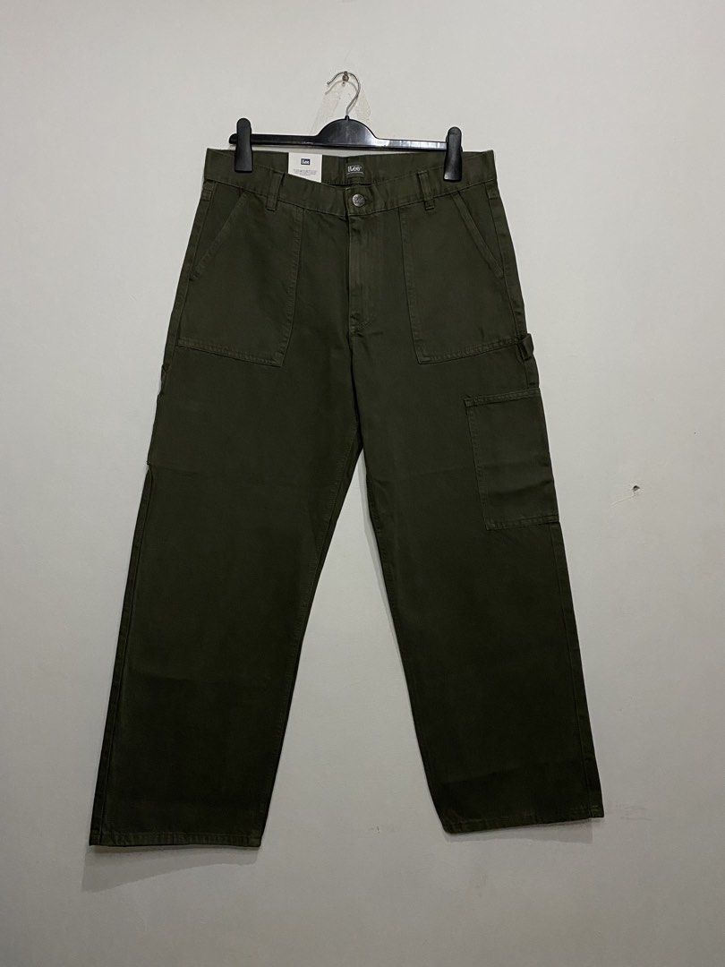 Mr Lee Moss Green Carpenter Pants (Category: Jeans) located in San Pedro. Submitted by kristofesp08227 (Listing ID 1468896218, Image 3). Description: Mr.Lee Moss Green Carpenter Pants Brandnew with hangtag Sz 32 to 36 42.5 length 10 leg opening 11/10 condition 11/10 color rate PM FOR MORE DETAILS .