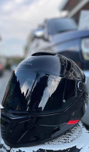 MT Helmets Thunder 4 Helmet (Category: Bicycles) located in Bacoor. Submitted by sidequest2025 (Listing ID 1468774672, Image 2). Description: MT thunder 4 Removable foam Bought for 8k 4500 nalang negotiable pa sa sure Issue: nasa pics kaya ipa buffing Free na foam cleaner - Brand/Model: MT Helmets Thunder 4 full face motorcycle helmet - Color/Design: Gloss black finish with a stylish red accent stripe near the bottom edge - Visor: Tinted visor cu