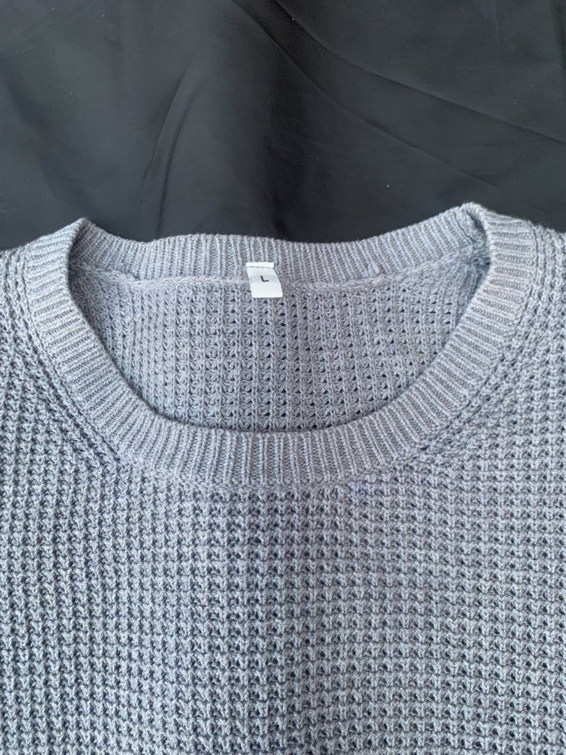 Muji Grey Knitted Sweater (Category: Longsleeves) located in Manila. Submitted by kwentoatkasuotan (Listing ID 1468747349, Image 3). Description: No issue, Like New Condition Kindly check all photos. Size L on tag. Best fit S-M Body Frame. M for 150 only.