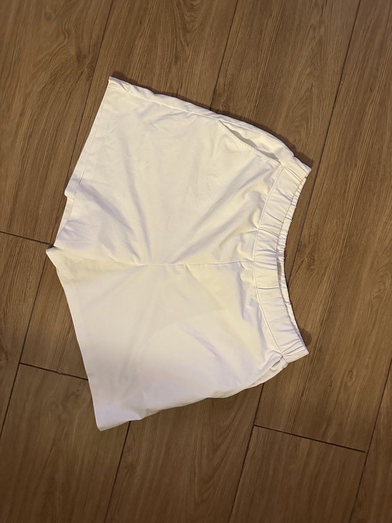 MUJI White Shorts Size M (Category: Shorts) located in San Fernando. Submitted by lw1234463 (Listing ID 1468740405, Image 2). Description: - Brand: MUJI - Size: M - Material: Polyester and elastomultiester blend - Waistband: Elastic with comfortable stretch - Style: Simple, casual, and easy to pair with any basic tee - Condition: Clean white fabric, perfect for daily wear or lounging ✴️ really comfy!!! And good for sports since its dry fit fabric