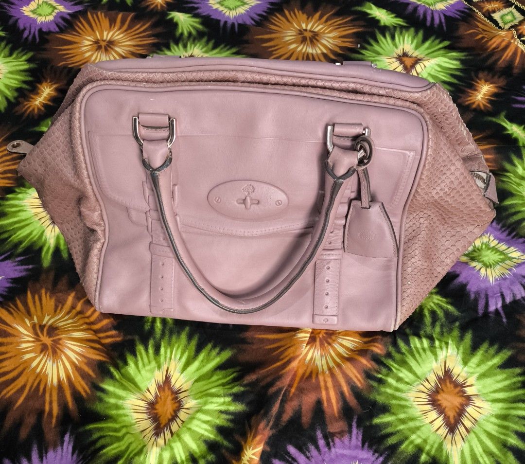 Mulberry Maisie Clipper Tote Bag (Category: Luxury Bags & Wallets) located in Quezon City. Submitted by jedclo (Listing ID 1468842778, Image 1). Description: Rank B In pristine condition Color due lightning MOP: GCASH, DM to purchase Disclaimer: "All brand names, logos, and images are registered trademarks of their respective owners. No affiliation or copyright infringement intended.