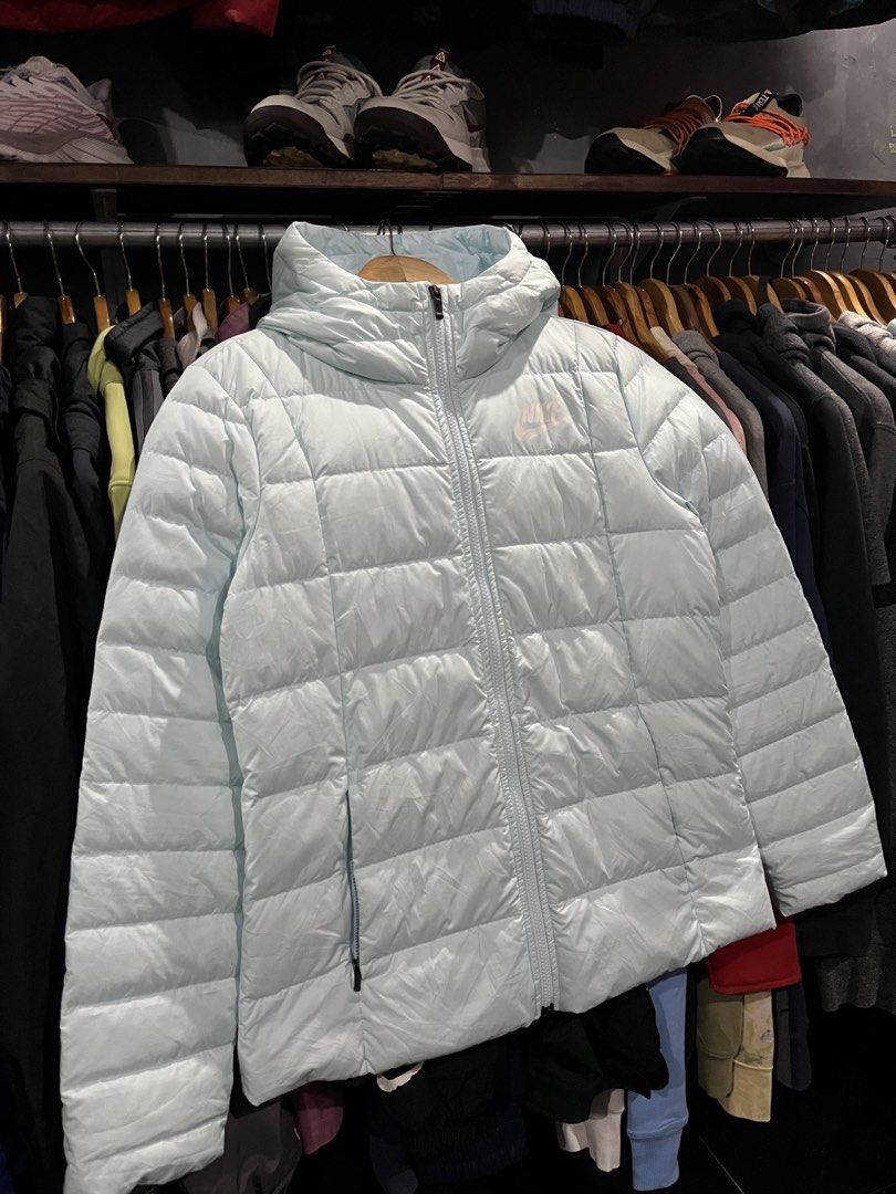 N I K E Womens Down Fill Puffer Jacket (Category: Coats, Jackets and Outerwear) located in Baliuag. Submitted by TOCThrift (Listing ID 1468714005, Image 2). Description: N I K E Womens Down Fill Puffer Jacket Size L on tag 19.5 width x 26 Length M-L womens fit Excellent Condition (di makuha actual color) mas maganda kulay sa personal No issue 1280 + SF Baliwag, Bulacan.