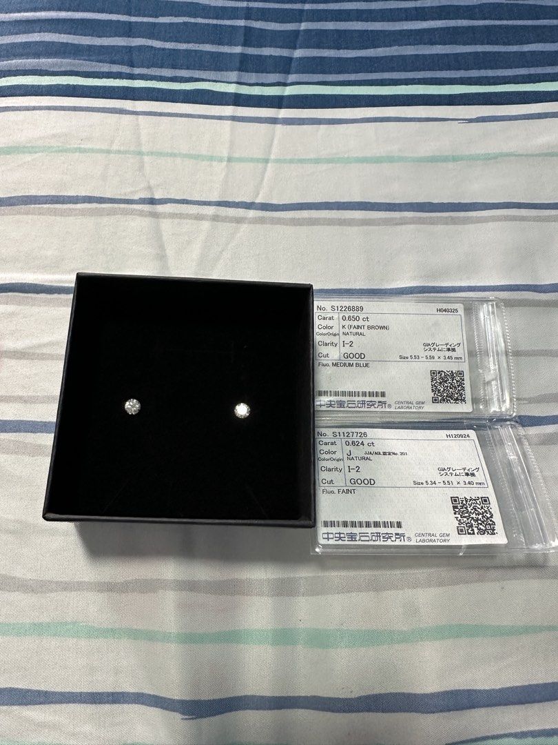 Natural diamonds stud earrings 1.3ctw (Category: Earrings) located in Quezon City. Submitted by klosetmanila (Listing ID 1468778776, Image 3). Description: Silicone lock With certificate Color J-K, Clarity I2 0.65ct and 0.624ct.