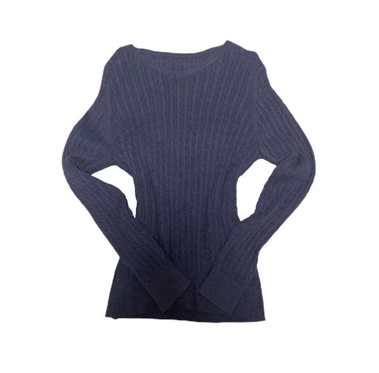 navy blue casual longsleeves top (Category: Longsleeves) located in Taguig. Submitted by closetfromyu (Listing ID 1468847894, Image 1). Description: 📍 taguig city mod: jnt or lalamove mop: gcash or maribank ‼️ REMINDERS: - payment first basis - shipping fee will be shouldered by the buyer - no rush shipping, no refunds, & no returns size: small.