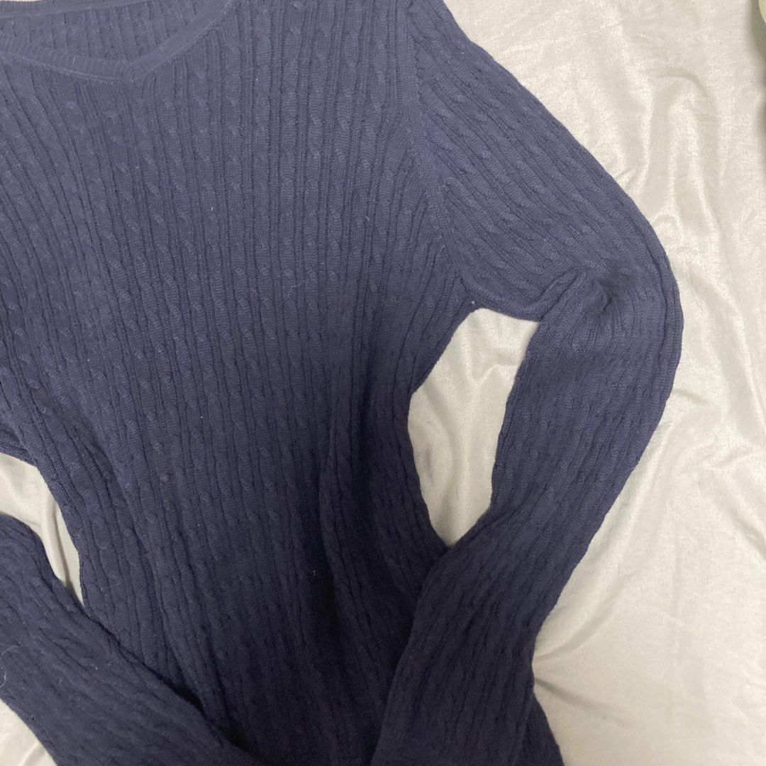 navy blue casual longsleeves top (Category: Longsleeves) located in Taguig. Submitted by closetfromyu (Listing ID 1468847894, Image 3). Description: 📍 taguig city mod: jnt or lalamove mop: gcash or maribank ‼️ REMINDERS: - payment first basis - shipping fee will be shouldered by the buyer - no rush shipping, no refunds, & no returns size: small.