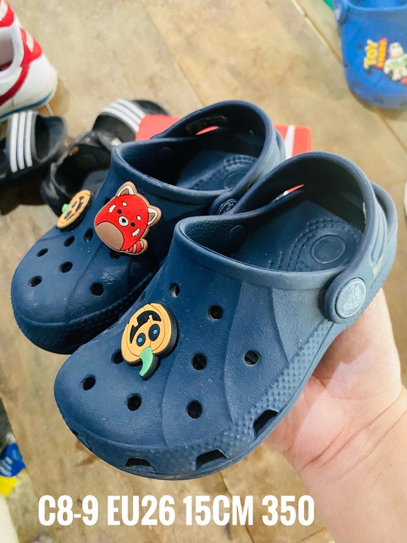 Navy Blue Kids Clogs Size C8-9 EU26 15cm (Category: Babies & Kids Fashion) located in Lucena. Submitted by selenaandco (Listing ID 1468742342, Image 1). Description: no tawad fix n.