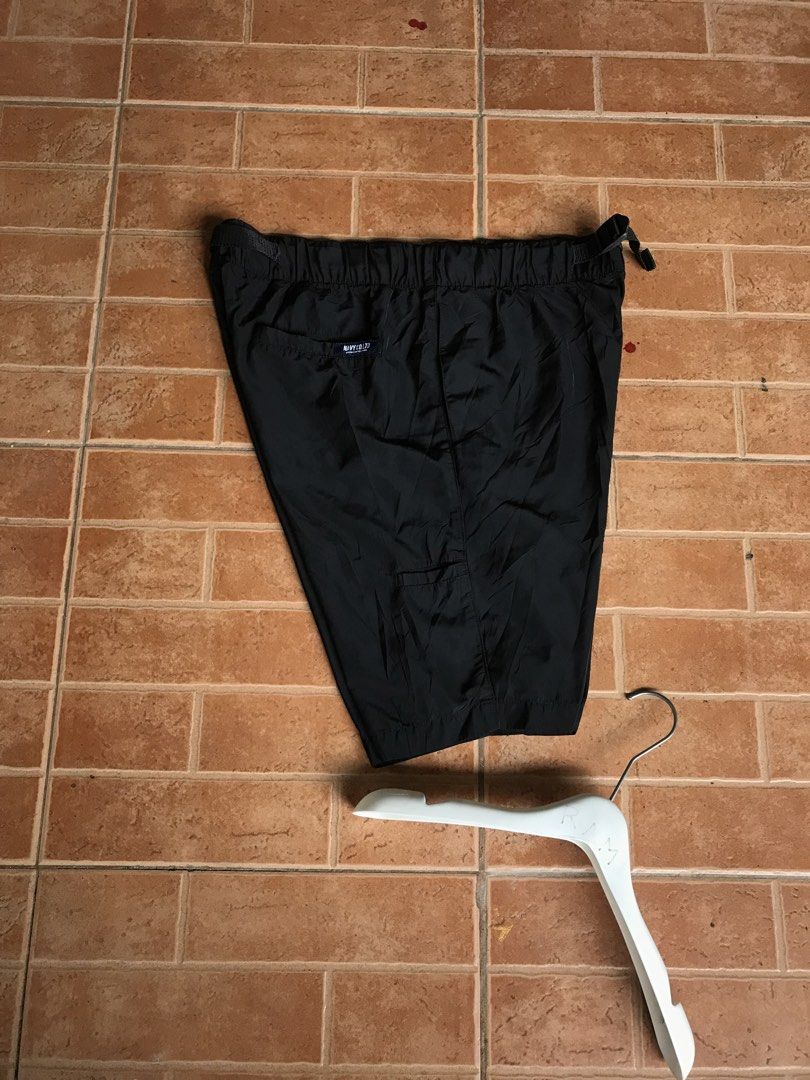 NAVY CO Utility Short (Category: Shorts) located in San Fernando. Submitted by ramjames18 (Listing ID 1468848680, Image 2). Description: •NAVY CO Utility Short 🔥 -Excellent Condition -10/10 Color Rate -Water Repellant / Built in Belt -Large(32-34 waistlines) -L:20.5” Pm sa interested! 📥.