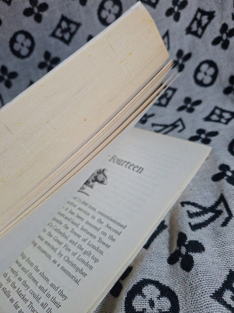 Neverwhere by Neil Gaiman (Category: Storybooks) located in Puerto Princesa. Submitted by beepbobib (Listing ID 1468902706, Image 3). Description: Please keep in mind that these are second-hand books, so kindly manage your expectations. ⭐️ I can send more pictures upon request. ⭐️ Payment-first policy. ⭐️ No rush shipping, please. ⭐️ The miner will shoulder the shipping fee (SF). Our courier is J&T ⭐️can do meet up in : Baywalk Puerto Princesa ⭐️