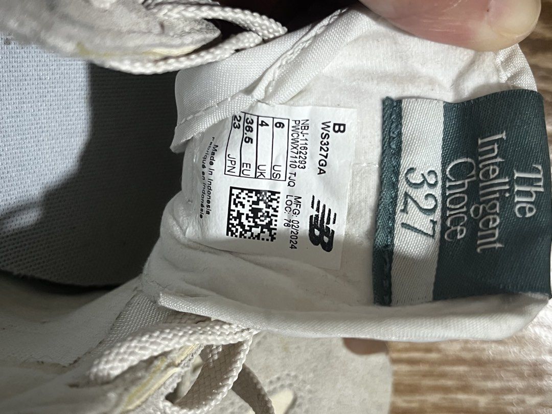 New Balance 327 (Category: Sneakers) located in Manila. Submitted by g.oods4sale (Listing ID 1468829050, Image 3). Description: New Balance 327 Used 2x .