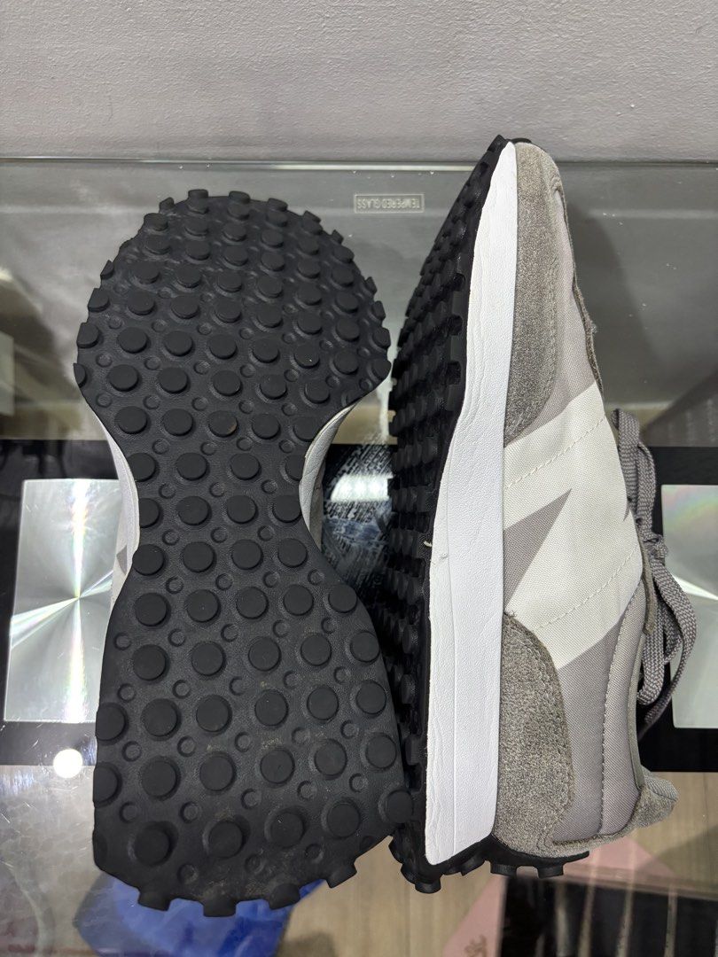 NEW BALANCE 327 (MARBLEHEAD) SHOES (Category: Casual Shoes) located in Manila. Submitted by jonard2297 (Listing ID 1468761846, Image 3). Description: - No box - Good as new - Size US: 9 - 27 cm.