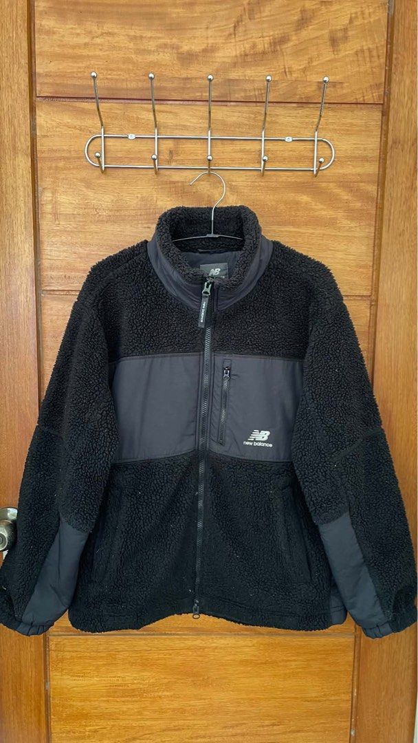 New Balance Q Speed Sherpa Jacket (Category: Coats, Jackets and Outerwear) located in San Carlos City. Submitted by manuelnarciso (Listing ID 1468724602, Image 1). Description: .