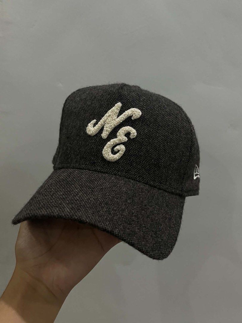 New Era Golf Adjustable Cap Nep Tweed (Category: Caps & Hats) located in Valenzuela. Submitted by tagseyy (Listing ID 1468894017, Image 1). Description: 💗Style: 9FORTY (A FRAME) 💗Color: Brown 💗Material: Nep Tweed 💗Condition: Brand new with original tags attached, never worn 💗Bought from New Era store in South Korea.