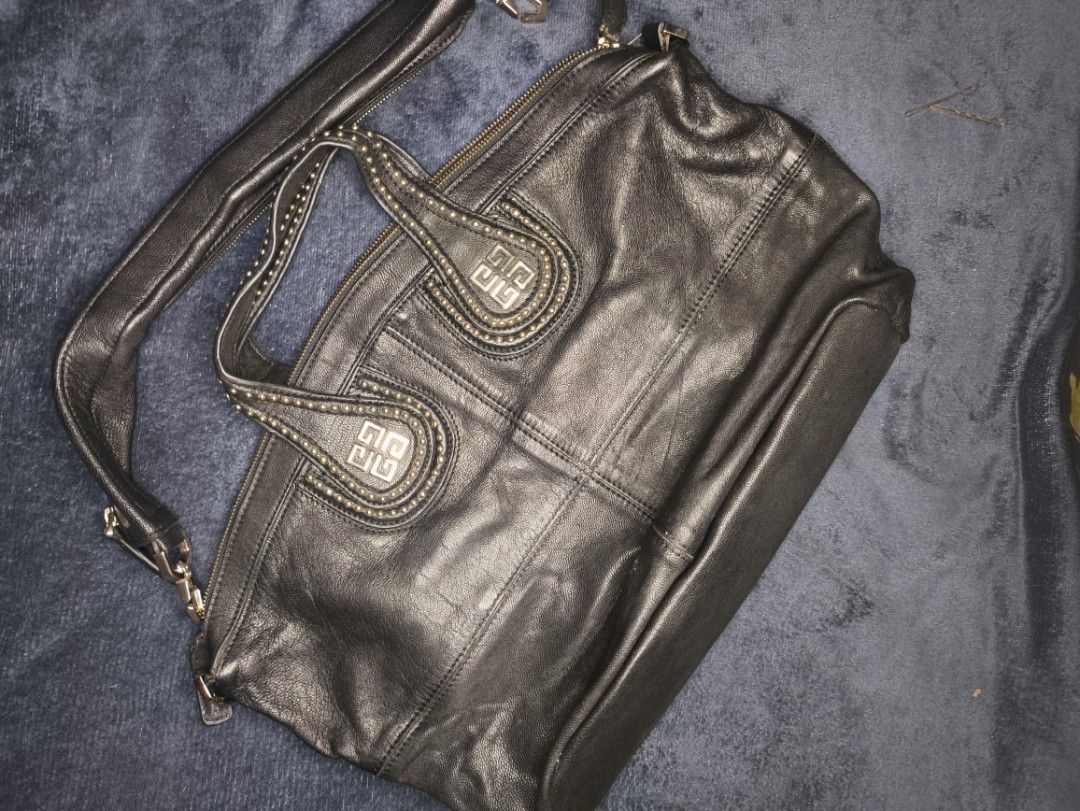 Nightingale Bag in color Black (Category: Shoulder Bags) located in Las Pinas. Submitted by rose.luab (Listing ID 1468859340, Image 2). Description: this bag is preloved in very good condition "as is where is" this is a good leather A vintage Bag..