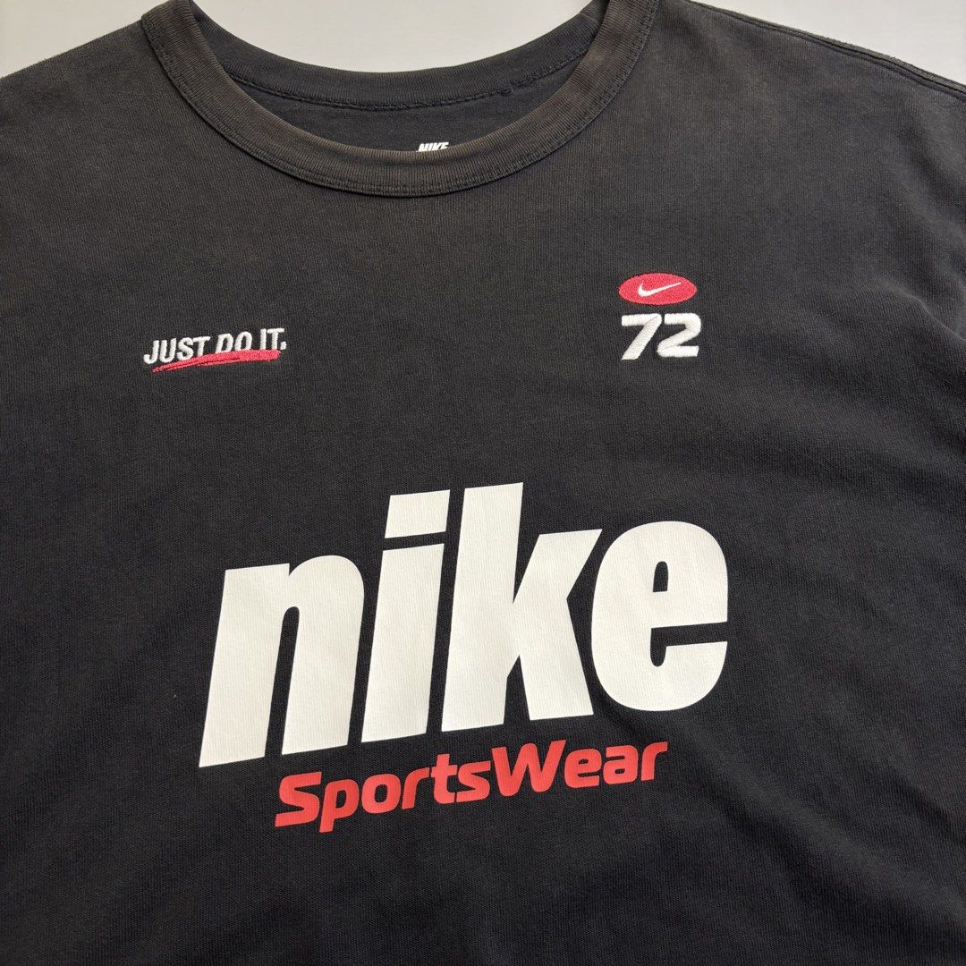 NIKE (Category: Tshirts & Polo Shirts ) located in Taguig. Submitted by phil_thriftz (Listing ID 1468869993, Image 3). Description: DIMENSIONS: 22x28 ISSUE: none COLOR RATE: 9.8/10 CONDITION: Excellent condition .