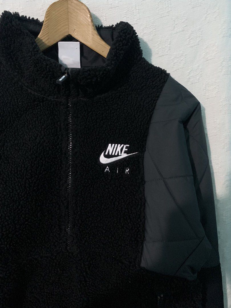 Nike (Category: Coats, Jackets and Outerwear) located in Bayombong. Submitted by johnestrell315 (Listing ID 1468872712, Image 3). Description: .