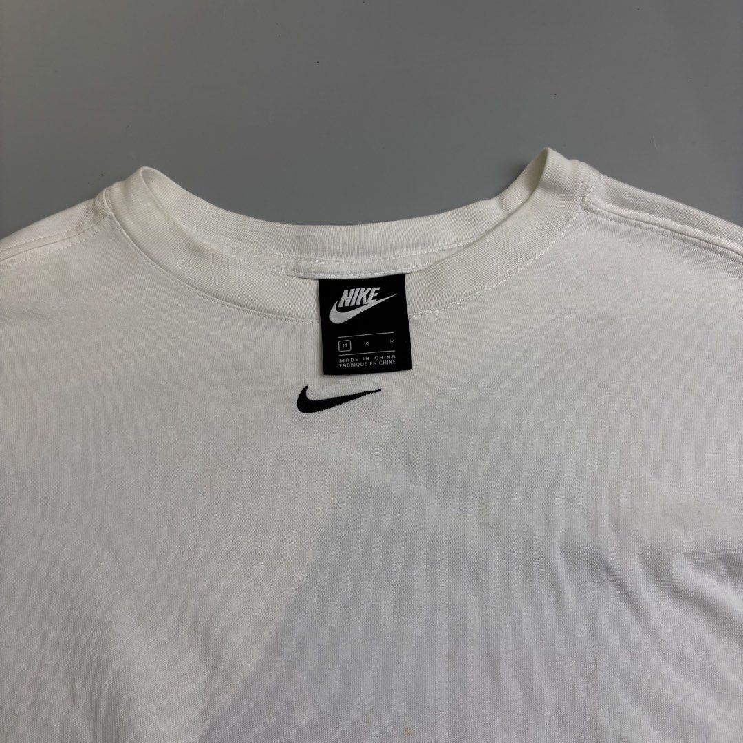 NIKE (Category: Tshirts & Polo Shirts ) located in Taguig. Submitted by phil_thriftz (Listing ID 1468872816, Image 3). Description: DIMENSIONS: 23x26 ISSUE: none COLOR RATE: 9.8/10 CONDITION: Excellent condition .