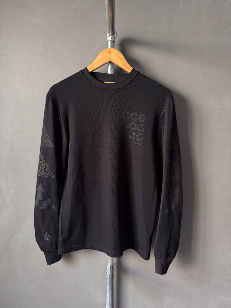 Nike ACG - Waffle longsleeve (Category: Activewear) located in Cabuyao City. Submitted by _streetflavor (Listing ID 1468787521, Image 2). Description: Nike ACG - Waffle longsleeve Excellent Size: small fits medium Length: 27 Width: 18.5 -1,000 pesos Dm.