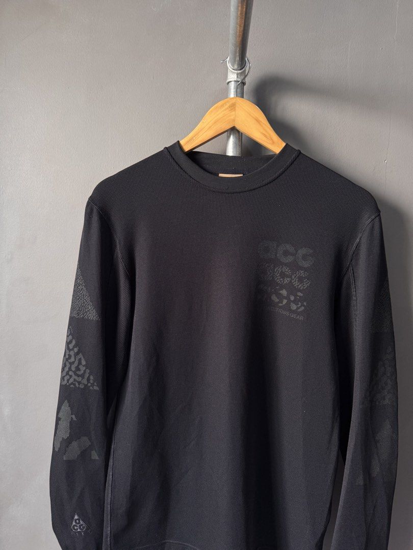 Nike ACG - Waffle longsleeve (Category: Activewear) located in Cabuyao City. Submitted by _streetflavor (Listing ID 1468787521, Image 3). Description: Nike ACG - Waffle longsleeve Excellent Size: small fits medium Length: 27 Width: 18.5 -1,000 pesos Dm.