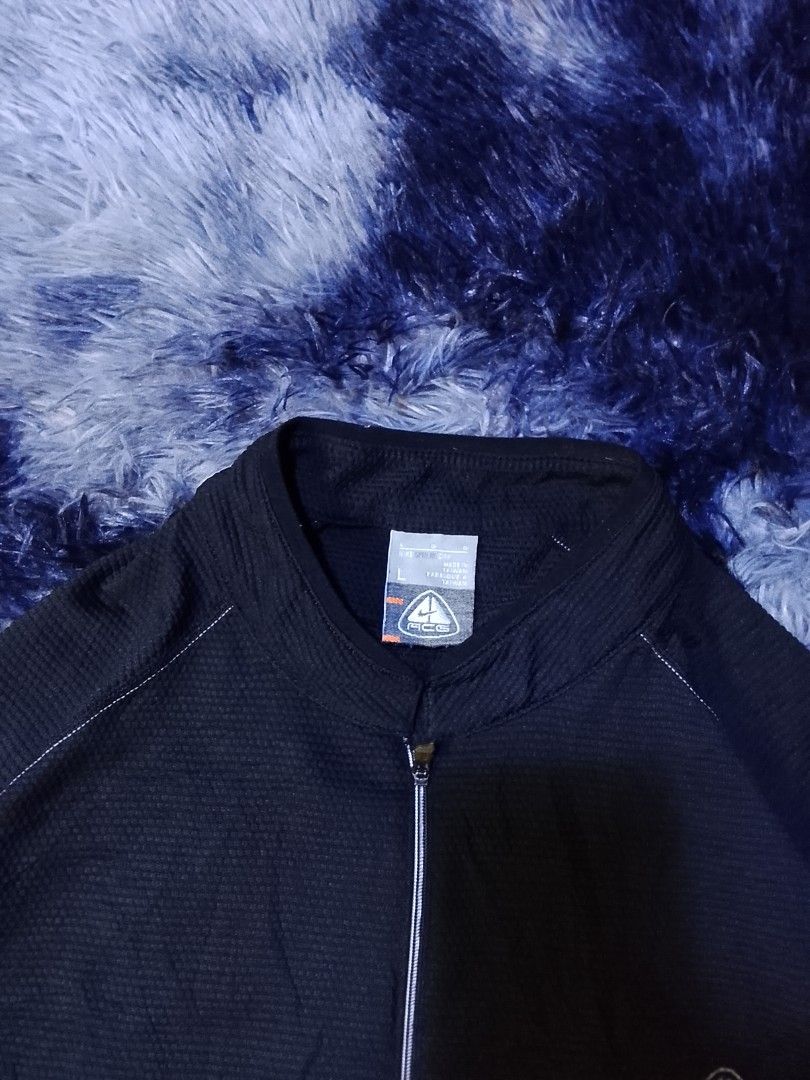 Nike ACG Black Half Zip Shirt (Category: Coats, Jackets and Outerwear) located in Rizal. Submitted by keepthrift15 (Listing ID 1468752173, Image 3). Description: Vintage Nike Acg Zip Shirt Size large, 20x28 Issue: slightly broke zipper, but still function Excellent condition (9.5/10) .