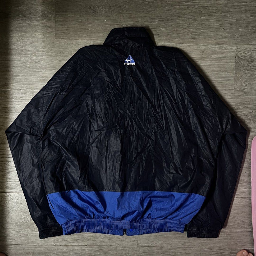 Nike ACG Windbreaker Jacket (Navy Blue) (Category: Coats, Jackets and Outerwear) located in Imus. Submitted by eyruh (Listing ID 1468892515, Image 2). Description: XL on tag 26 length / 25 width Color rate: 9.5/10 Excellent condition (Broken zippers).