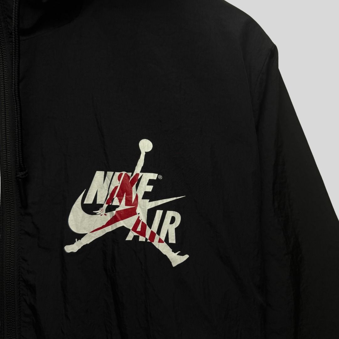 NIKE AIR JORDAN WINDBREAKER (Category: Coats, Jackets and Outerwear) located in La Trinidad. Submitted by suave.arc (Listing ID 1468857572, Image 3). Description: NIKE AIR JORDAN WINDBREAKER EXCELLENT CONDITION SIZE: XL ( 24x29 ) LOCATION: BAGUIO CITY / LA TRINIDAD SHIPPING via JNT.