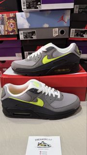 (Category: ) located in . Submitted by sneakergap (Listing ID 1468857175, Image 1). Description: .