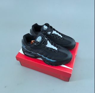 (Category: ) located in . Submitted by khai.uasneakers (Listing ID 1468904530, Image 1). Description: .