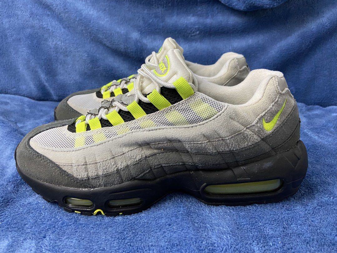 Nike Air Max 95 OG Neon (Category: Sneakers) located in Cebu City. Submitted by jvlz97 (Listing ID 1468757130, Image 2). Description: Excellent Condition No Box.