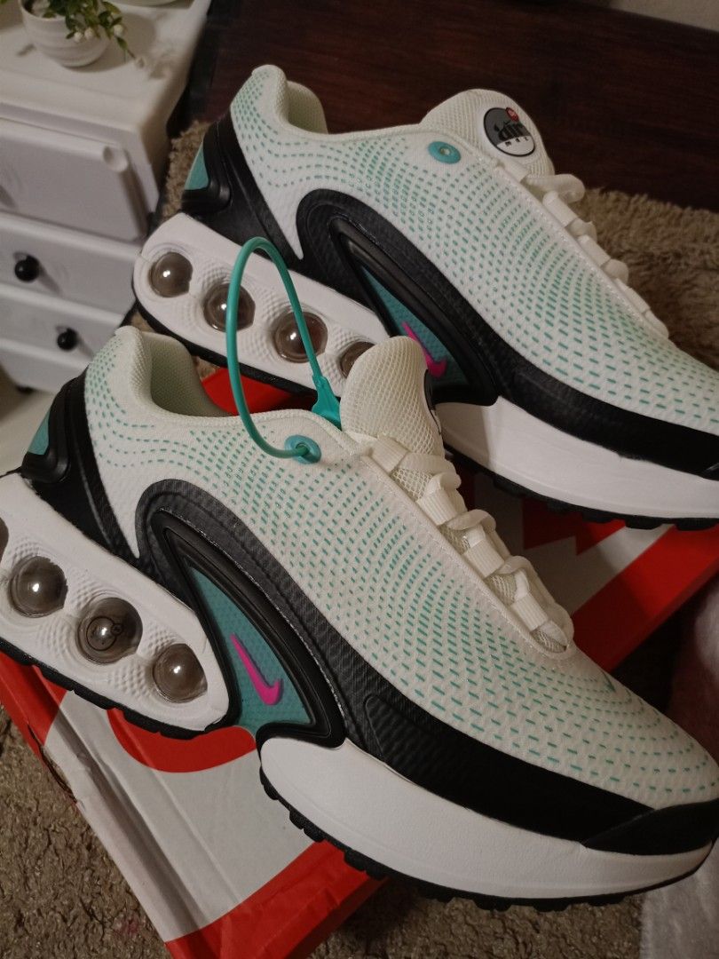 Nike Air Max DN (8.5USM) (Category: Casual Shoes) located in Valenzuela. Submitted by One.Only.Nan (Listing ID 1468883263, Image 3). Description: 8.5usm/26.5cm White/Black/Green Brandnew MOP GCASH MAYA AUB BPI VALENZUELA CITY LOC.