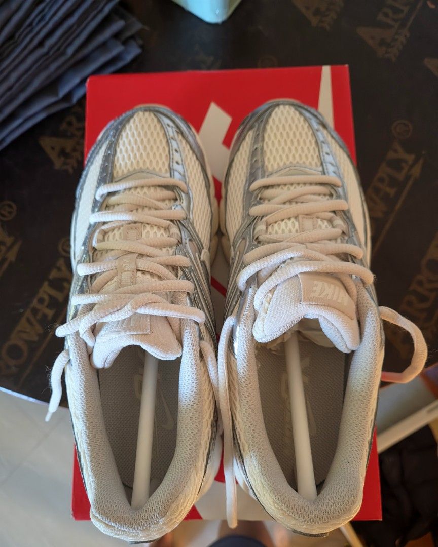 Nike Air Max Moto 2k (Category: Sneakers) located in Manila. Submitted by fastwhale_101de2 (Listing ID 1468759856, Image 3). Description: Nike Air Max Moto 2k Size 7.5W Pale Ivory Good as New Condition (Used Once).