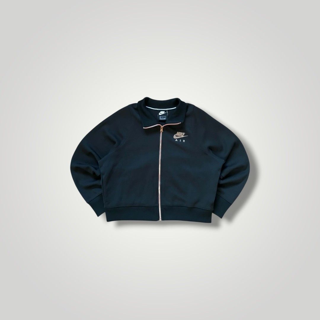 Nike Air Zip Up Jacket 💥 (Category: Coats, Jackets and Outerwear) located in Batangas. Submitted by adoboqt (Listing ID 1468909209, Image 2). Description: .