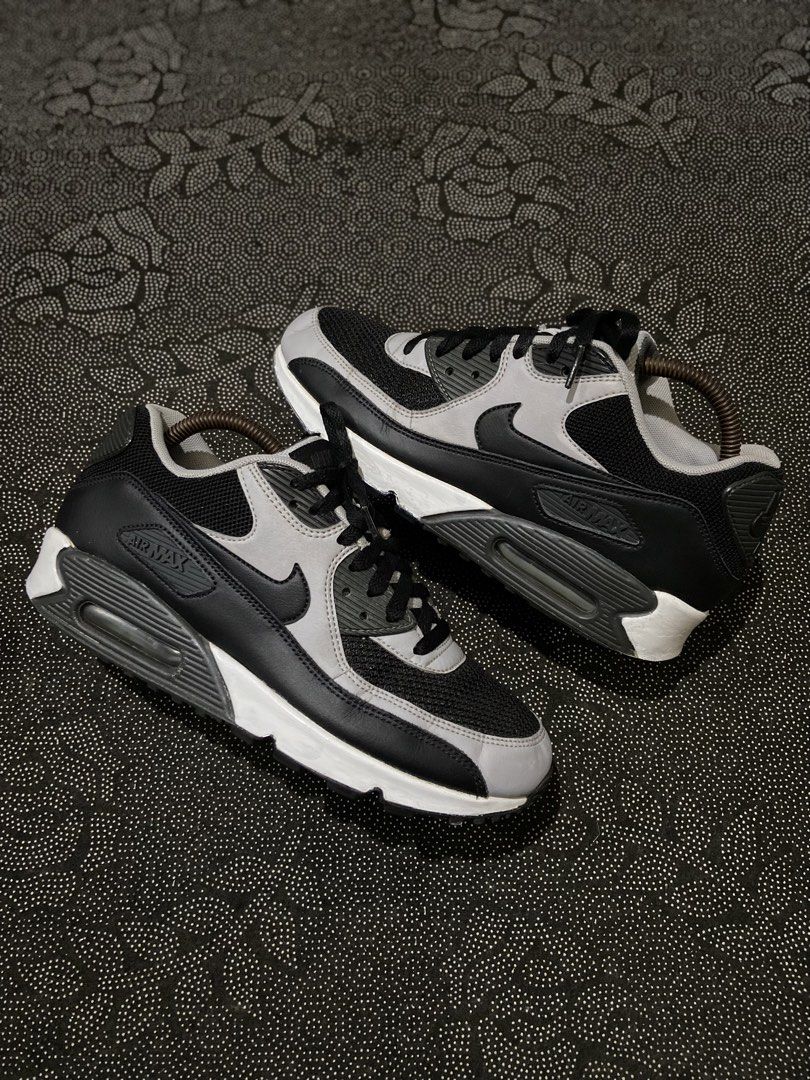 Nike Airmax 90 Essential Black Grey🔥 (Category: Sneakers) located in Liloan. Submitted by kjsneaks (Listing ID 1468814695, Image 1). Description: WTS📢 Size 8 men, 26cm Original Very good condition Sign of usage Can do shipping Dm me📥.