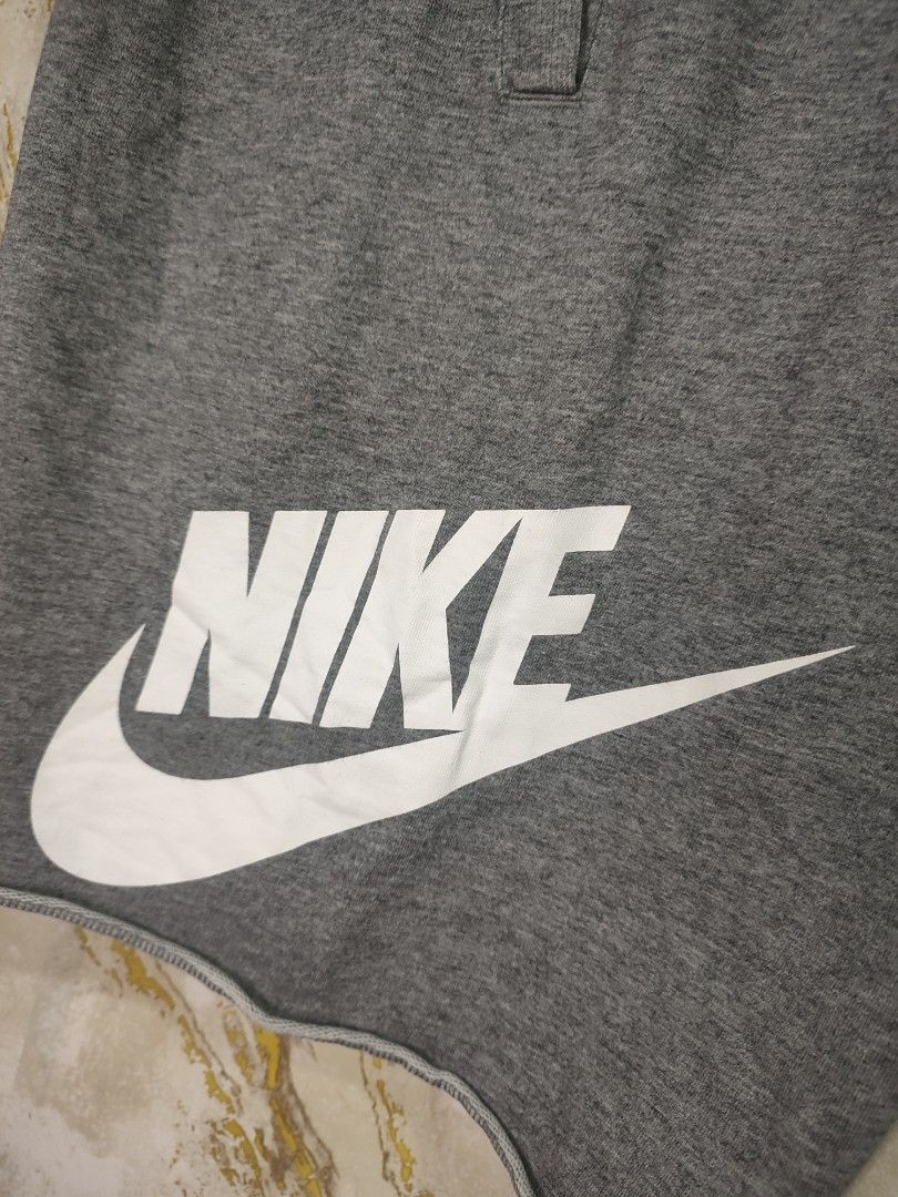NIKE ALUMNI (Category: Shorts) located in Cabuyao City. Submitted by jederama (Listing ID 1468763526, Image 3). Description: NIKE ALUMNI SHORT SIZE : XL ON TAG ( 32-36 WAISTLINE ) LENGTH - 19 GOOD AS NEW CONDITION NO ISSUE / NO FLAWS AUTHENTIC 💯 1,200 FREE SHIPPING.