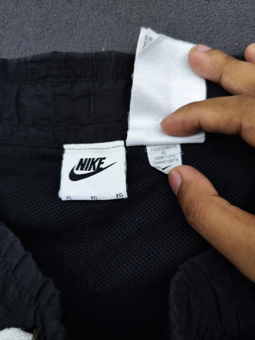 Nike Alumni Woven Shorts (Category: Shorts) located in Bulacan. Submitted by emilj23 (Listing ID 1468732180, Image 3). Description: Nike Alumni Woven Shorts Size XL on tag L 18 W 42 Leg Hole 11.5 Condition 9.5/10 Color rate 9.5/10 Issue Loose Garter.