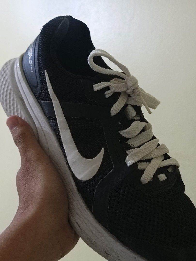Nike Authentic Run Swift 2 Running Shoes (Category: Casual Shoes) located in Maria Aurora. Submitted by hifindsthrift (Listing ID 1468809616, Image 3). Description: Condition: 7.8/10 Price is negotiable, don't hesitate to DM!.