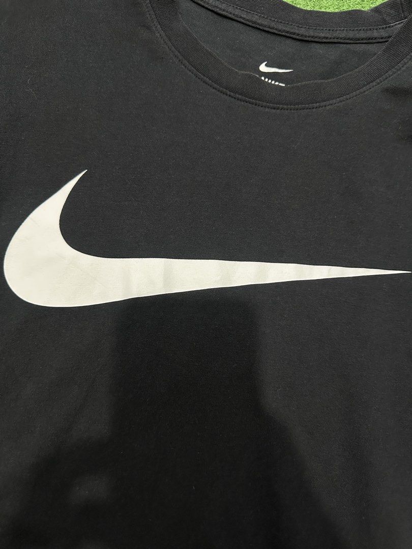 Nike Big Swoosh Black Tee (Category: Tshirts & Polo Shirts ) located in San Fernando. Submitted by jazzclosetest2018 (Listing ID 1468797763, Image 2). Description: My Location: San Fernando, Pampanga📍 Payment 1st Transaction! Nike Big Swoosh Black Tee Size: Medium Fit (Large Asian On Tag) L27" * W19" Excellent Condition Legit/Authentic ₱ 450.00 + SF.
